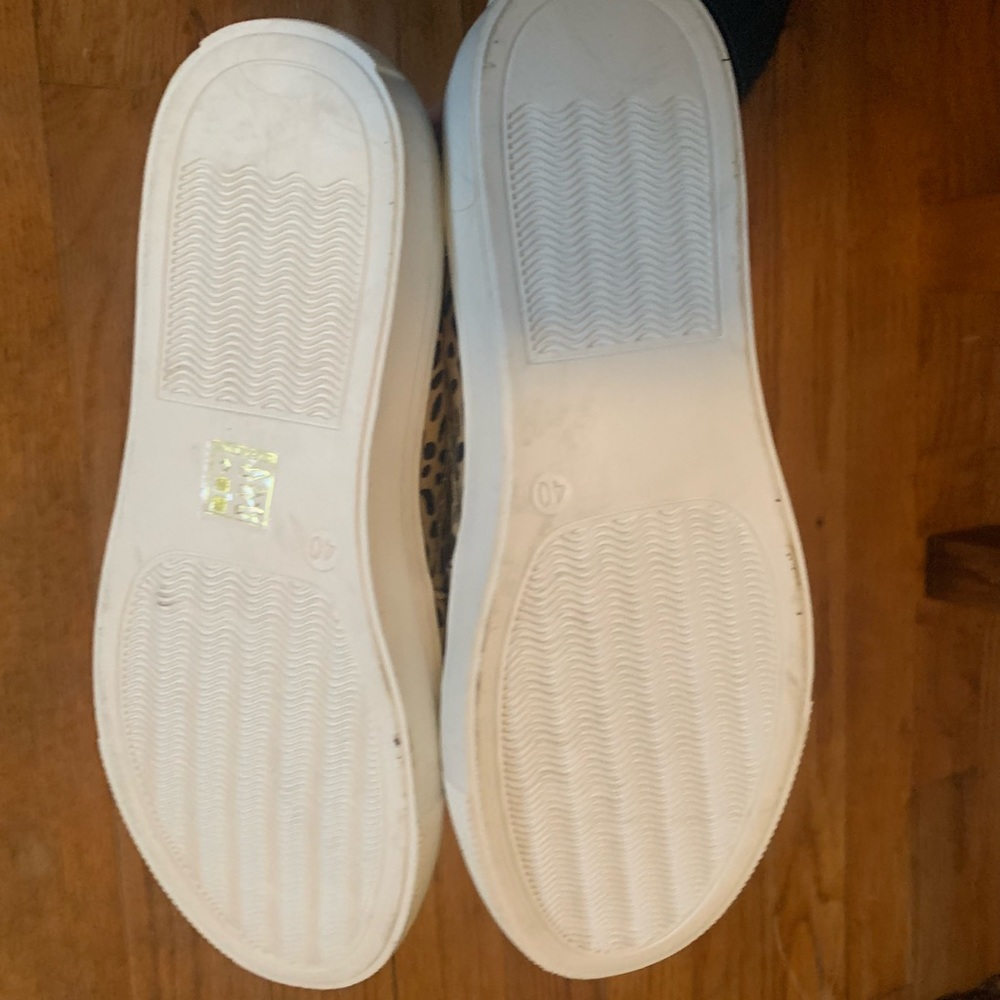 Slip on sneakers